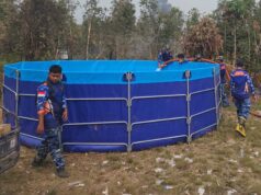 Asap Masih Mengepul, Satgas Darat Lanud Sjamsudin Noor Perkuat Pembasahan Lahan Gambut