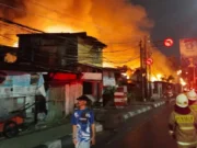 150 Warga Kehilangan Tempat Tinggal Usai Kebakaran di Kebayoran Lama
