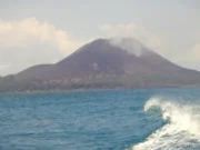 Abu Vulkanik Anak Krakatau Mencapai 7.000 Kaki, Berpotensi Ganggu Kualitas Udara Teluk Lampung
