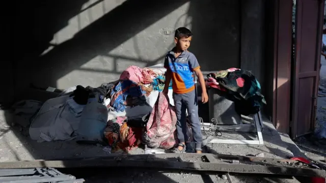 Anak-Gaza-Hancurkan-Layang-layang-Kesayangan-Ancaman-Serangan-Israel-Memaksa