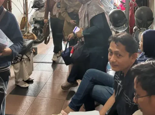 Antrean Subuh di Jogja Demi Kursi Bimbel Tahun Depan