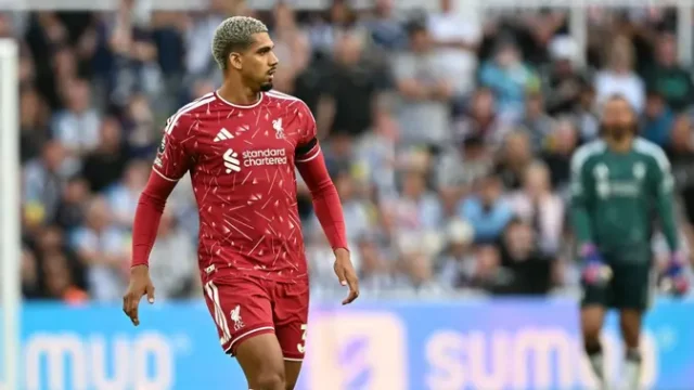 Araujo-Menjelma-Tiang-Penahan-Liverpool-Opsi-Permanen-55-Juta-Jadi-Tantangan