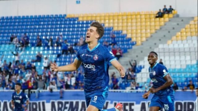 Arema-FC-Pimpin-Klasemen-Sementara-BRI-Super-League-20262027-Usai-Menang-Telak-4-0