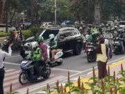 BMW X5 Mogok di Kuningan, Pemiliknya Jujur Minta Maaf dan Tuai Pujian