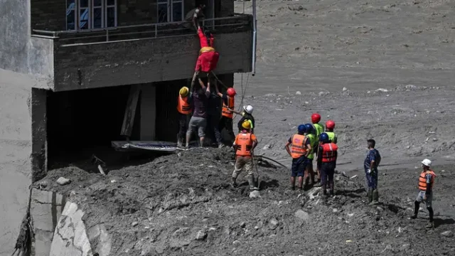 Banjir-Bandang-di-Perbatasan-Nepal-Tibet-Tewaskan-1.003-Orang
