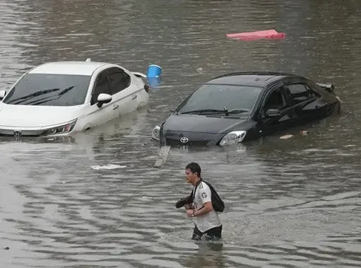 Banjir Bangkok Picu Darurat di 50 Distrik, Sekolah Ditutup dan Warga Borong Makanan Instan