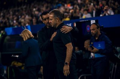 Barcelona-Hancurkan-Feyenoord-5-1-Van-Bronckhorst-Mereka-Tim-Terbaik-Dunia