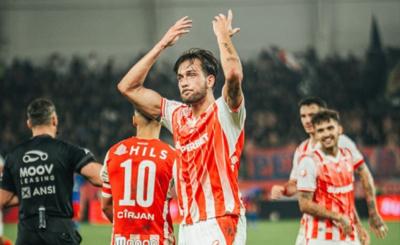 Dean-Zandbergen-Cetak-Gol-Pertama-Dinamo-Bucuresti-Menang-3-1