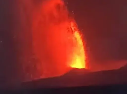 Dentuman Erupsi Anak Krakatau Terdengar Hingga Ratusan Kilometer
