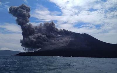 Dentuman Keras Terdengar hingga Jabar, Diduga Akibat Erupsi Anak Krakatau
