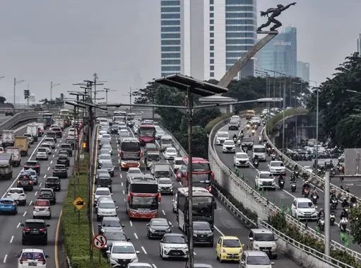 Dua Tewas dalam Kecelakaan Beruntun Empat Kendaraan di Tol Dalam Kota