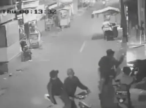 Empat Pemuda Diduga Gangster Bacok Pria yang Tidak Kenal Sosok ‘Si Bay’