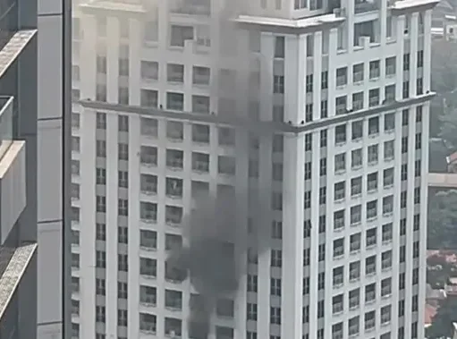 Evakuasi 33 Jiwa dari Kebakaran Pavilium Pakai Skylift