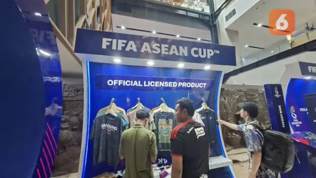 Fan-Fest-FIFA-ASEAN-Cup-2026-Hadir-di-Sarinah-Trofi-Jadi-Magnet-Pengunjung