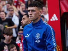Foden Tantang Fans MU dengan Gestur 1-0 Usai Kartu Merah di Old Trafford