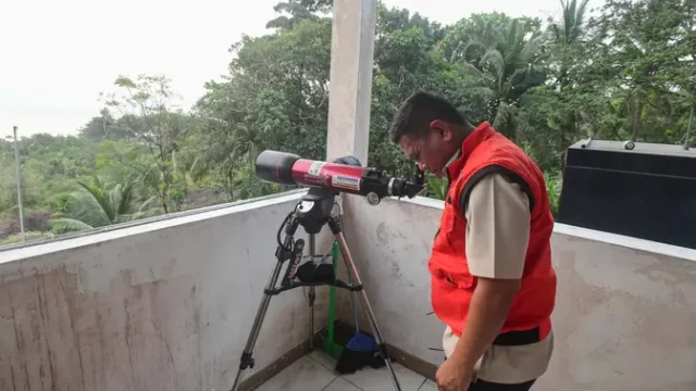 Gunung-Anak-Krakatau-Masih-Siaga-Abu-Vulkanik-Ganggu-Udara-Jakarta