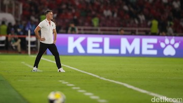 Herdman-vs-Gavin-Lee-Revans-Indonesia-Lawan-Singapura-di-Stadion-GBK