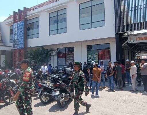 Sidang Kasus Dugaan Penganiaan Berat Dilakukan Online, Warga Raberas Datangi Kejaksaan