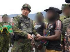 Ikrar Setia di Puncak Jaya, 4 Mantan Anggota OPM Serahkan Senjata ke TNI