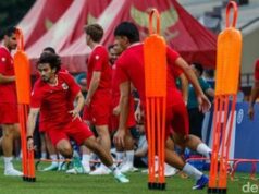 Indonesia Unggul 1-0 Atas Singapura Berkat Gol Oratmangoen di Babak Pertama