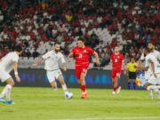 Indonesia Unggul 1-0 atas Singapura lewat Gol Ragnar Oratmangoen di Menit ke-12