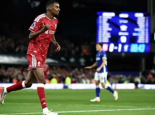 Isak Borong Dua Gol, Gakpo Berikan Dua Assist di Kemenangan Liverpool atas Ipswich Town