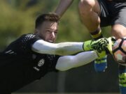 Juventus Darurat Kiper, Neto Siap Kembali Setelah 7 Tahun