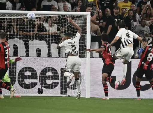Juventus dan AC Milan Berbagi Poin dalam Drama Injury Time di Turin