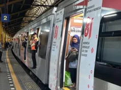 KRL Terhenti Akibat Ponsel Penumpang Terbakar di Rawa Buntu