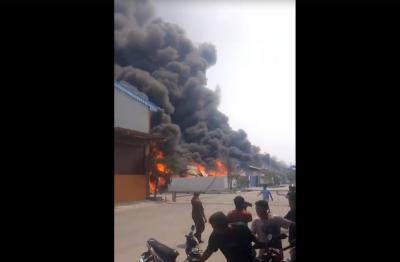 Kebakaran Hanguskan Pergudangan di Kosambi Permai Tangerang
