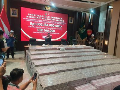 Kejagung Pamerkan Uang Rp1,003 Triliun dari Dugaan Korupsi Hutan Inhutani