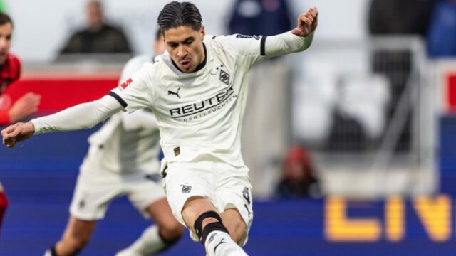 Kevin-Diks-Tegang-Usai-Gol-Machino-Monchengladbach-Kalah-3-4