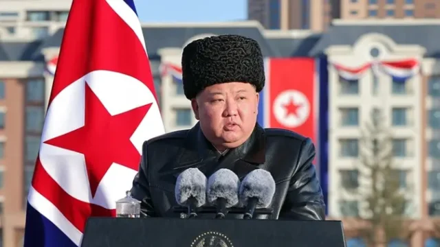 Kim-Jong-Un-Pamer-Senjata-Baru-Ancam-Musuh-dengan-Sakit-Kepala-Tak-Tersembuhkan