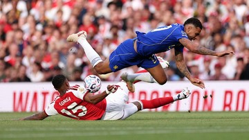 Konsa-Bakar-Semangat-Arsenal-dengan-Tekel-Khas-Inggris