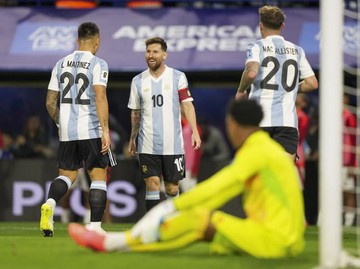 Lautaro-Martynez-Ucapkan-Terima-Kasih-kepada-Messi-yang-Pensiun-dari-Timnas-Argentina