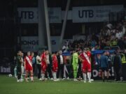 Liga Belanda Terhenti karena Kerusuhan Suporter, Go Ahead Eagles Unggul 3-0