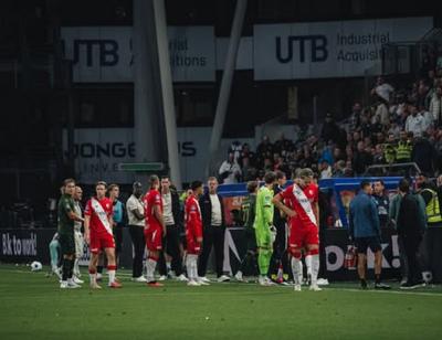 Liga Belanda Terhenti karena Kerusuhan Suporter, Go Ahead Eagles Unggul 3-0