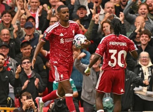 Liverpool Hancurkan Ipswich Town 2-0, Isak Borong Dua Gol di Awal Laga