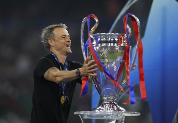 Luis-Enrique-Tegaskan-PSG-Tak-Bisa-Hidup-di-Bayang-Bayang-Juara-Bertahan