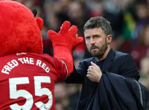 Manchester United Gagal Rekrut Bek Kiri di Bursa Transfer 2026