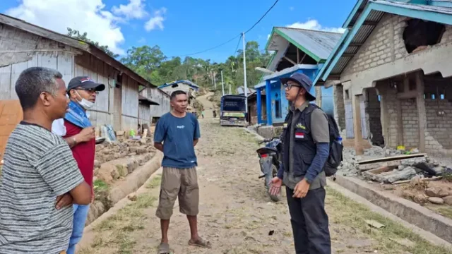 Menembus-Sungai-dan-Pegunungan-demi-Bantuan-Gempa-NTT