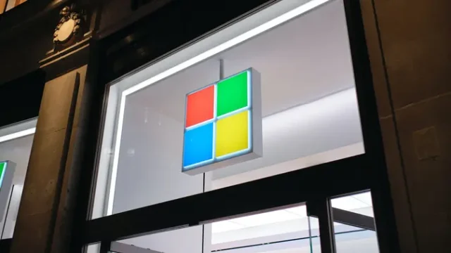 Microsoft-Outlook-Gangguan-Akibat-Gangguan-Autentikasi-PS5-Pro-Harga-Melonjak-Domain-.id-Tembus-15-Juta