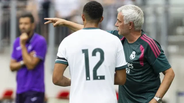 Mourinho-Uji-Taktik-Gila-Alexander-Arnold-Geser-ke-Tengah-Diomande-Siap-Start