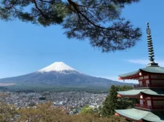 Nekat Pendaki Gunung Fuji Bakal Dikenai Biaya Evakuasi Helikopter