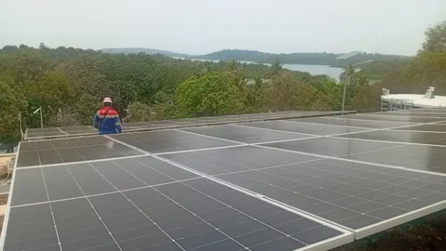 PLTS-Pulau-Sembur-Gerakkan-Ekonomi-Nelayan-dengan-Listrik-Produktif