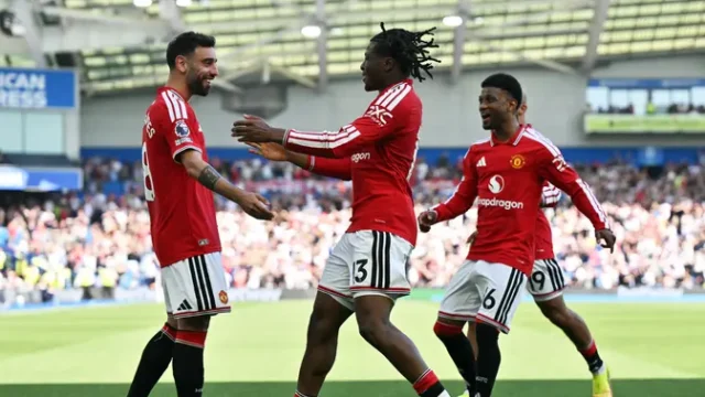 Patrick-Dorgu-Cedera-Hamstring-Manchester-United-Kehilangan-Bek-Kunci