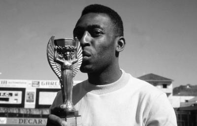 Pele-Sang-Legenda-yang-Tak-Pernah-Bermain-di-Eropa