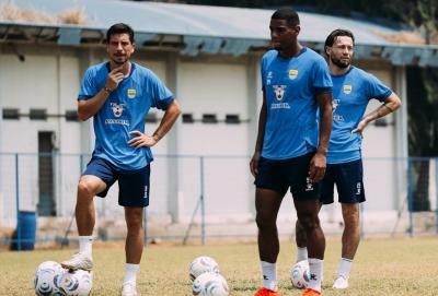 Persib-Bandung-Berlatih-di-Semarang-Jelang-Duel-Kritis-Lawan-Persijap-Jepara