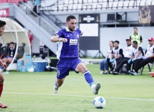 Persib Bandung Hadapi Persija dengan Tiga Gelandang Cedera, Tapi Optimis di Tengah