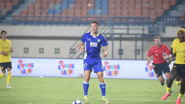 Persib-Bandung-vs-PSM-Makassar-Buka-BRI-Super-League-20262027-dengan-Sengit